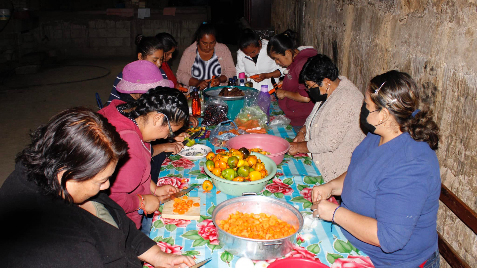Taller de preparación de Chile Canario y elaboración de Capulín en Dulce con las mujeres de la localidad de  #Tecoltepec.